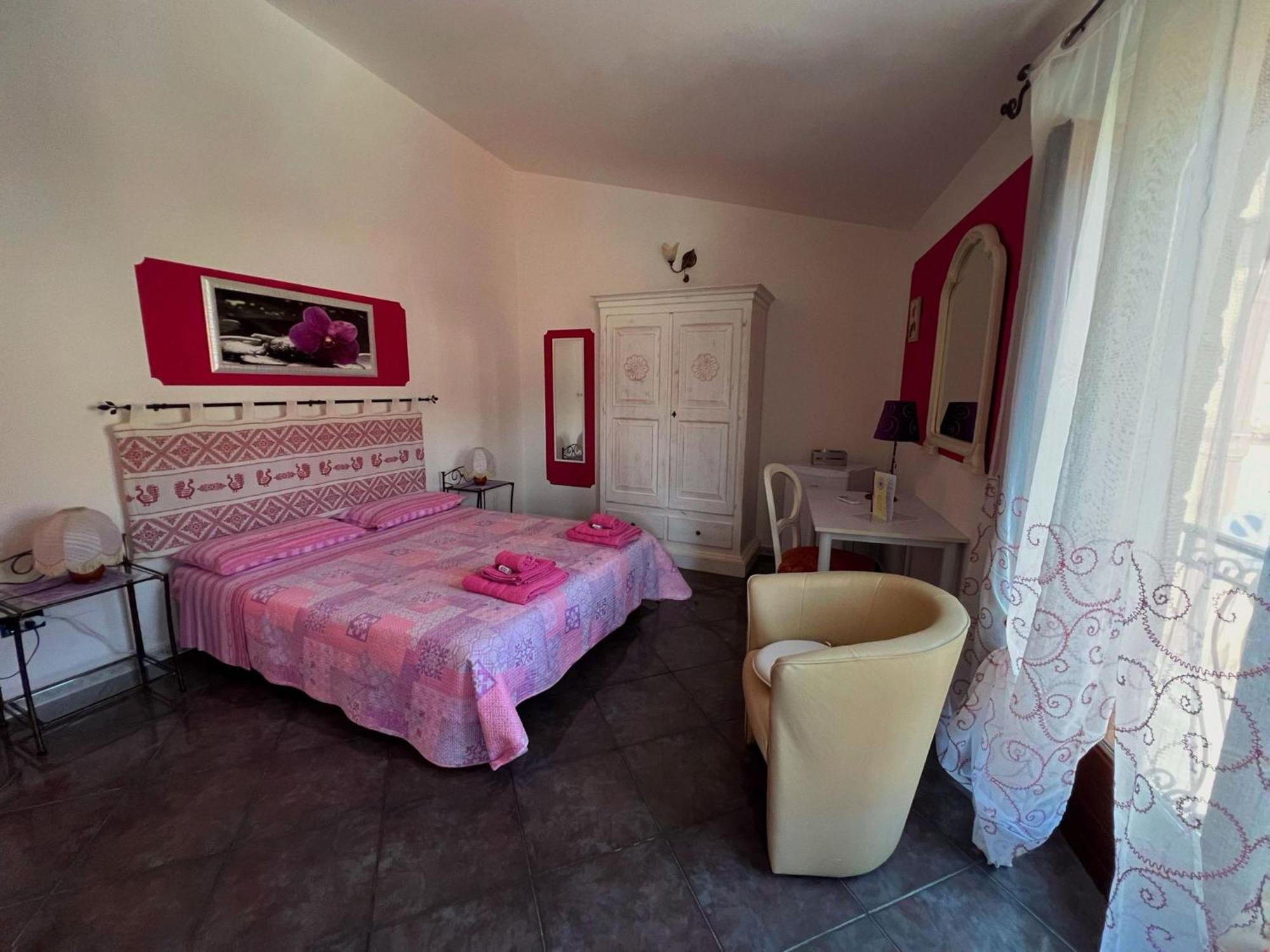 Locazioni Brevi La Rosaviola Guest Rooms Теулада Екстер'єр фото